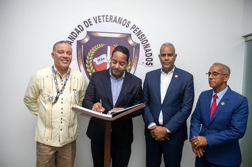 Presidente del CONADIS valora gestión del General Valerio al frente de la Hermandad de Veteranos.